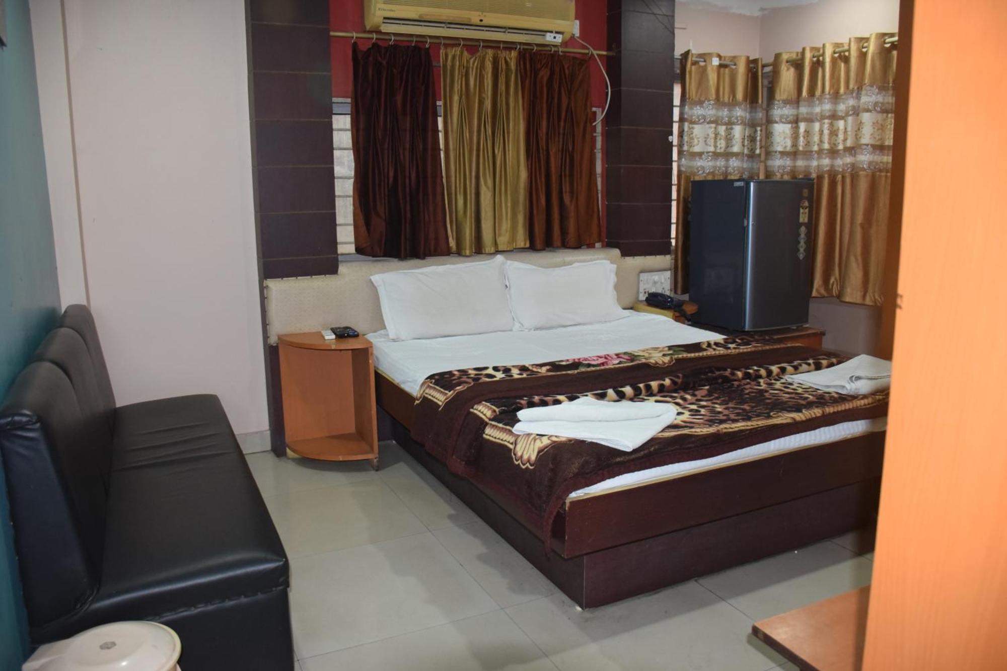 Starline Hotel Agartala Dış mekan fotoğraf