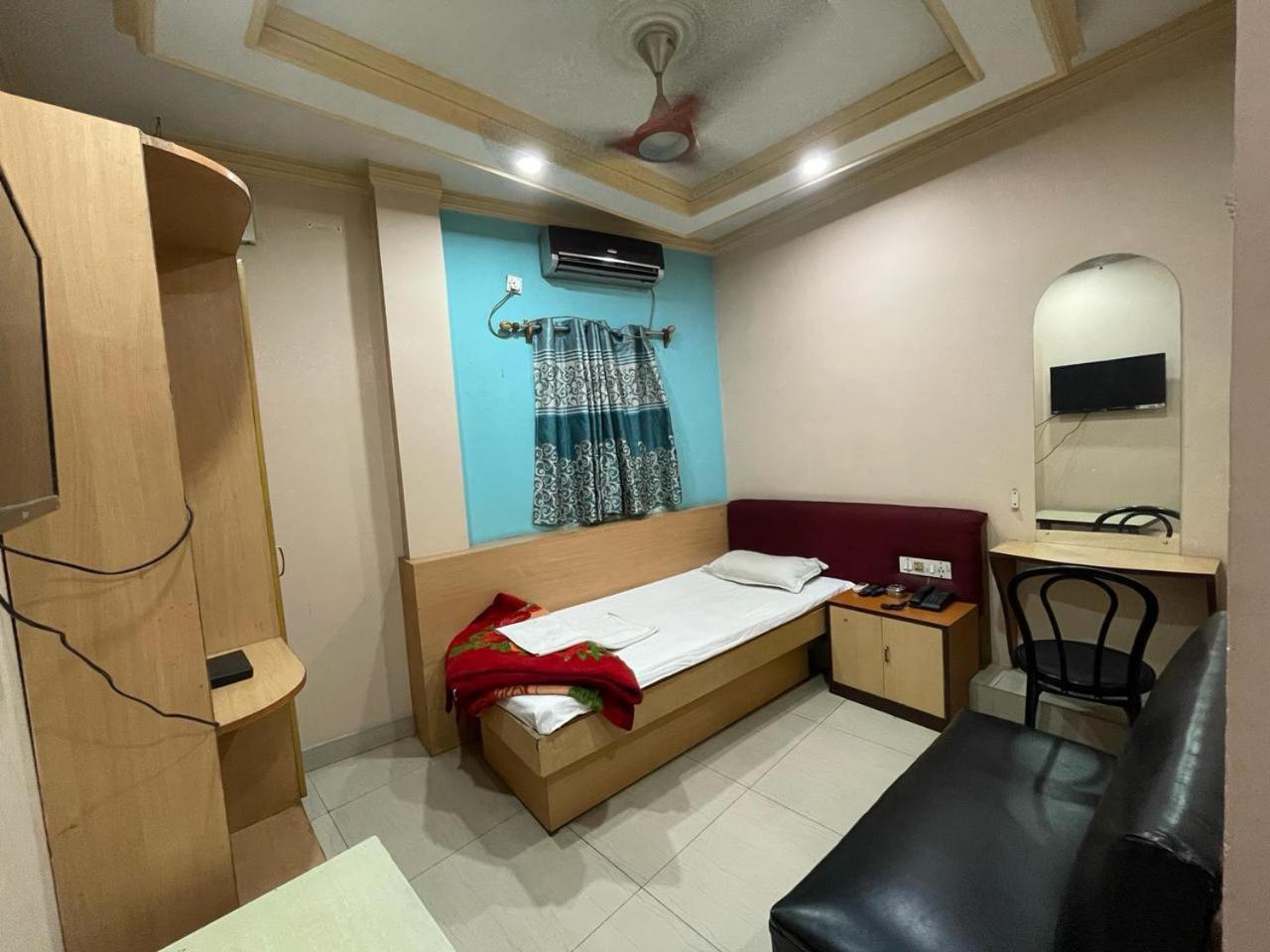 Starline Hotel Agartala Dış mekan fotoğraf